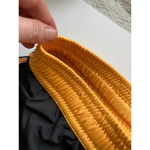 Nike Women’s Athletic Shorts Dri Fit Medium - Picture 8 of 11